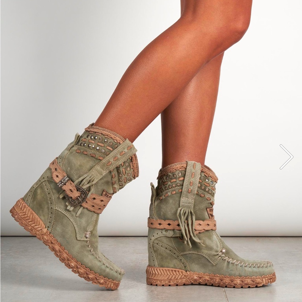 El Vaquero Yara Silverstone moccasin-style boots